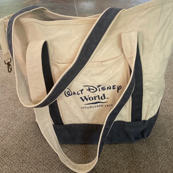 Disney 1971 tote - Picture 1 of 3